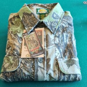 Cabela's Chamois Shirt in Realtree Camo XL/Reg NWT Make An Offer